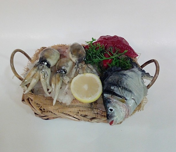 cesta con pesci