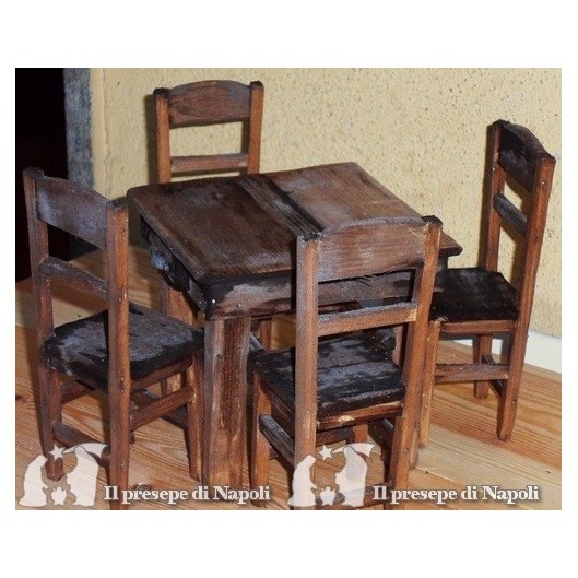 Tavolo con 4 sedie tutto in legno